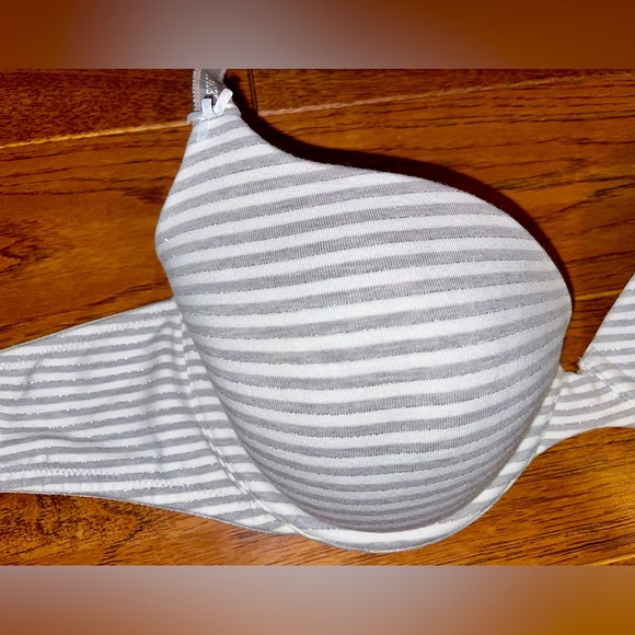NWOT grey/white striped w shimmery silver body by Victoria secret lined Demi bra - Picture 5 of 16